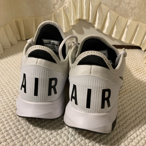 NIKE - Picture 5 of 9